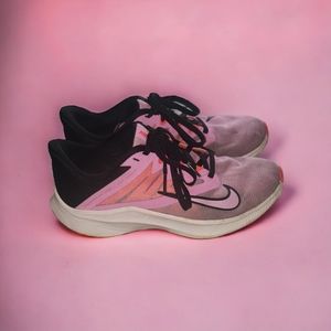 Nike Quest Running shoes
